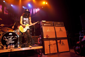 Slash finds getting his live sound is a Shure thing
